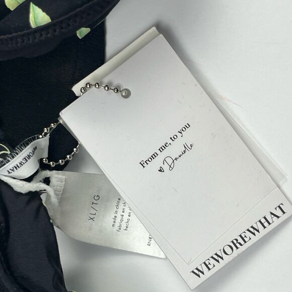 WeWoreWhat Bikini Top XL Underwire Wide Pleat Straps Black Rose Bud NWT Romantic - Picture 6 of 6